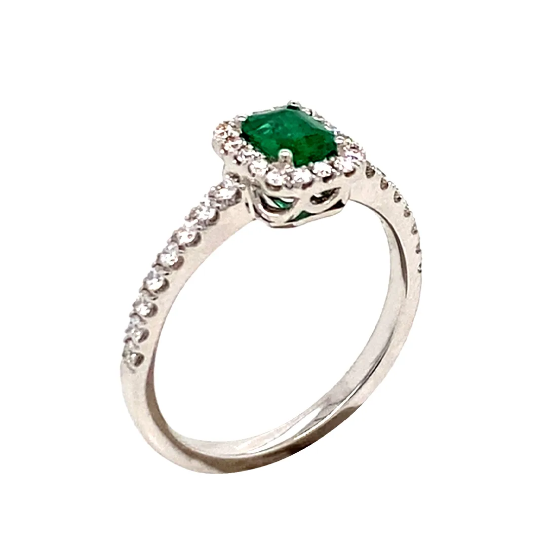 18K White Gold Emerald Ring