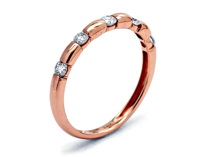 18K Rose Gold Diamond Band