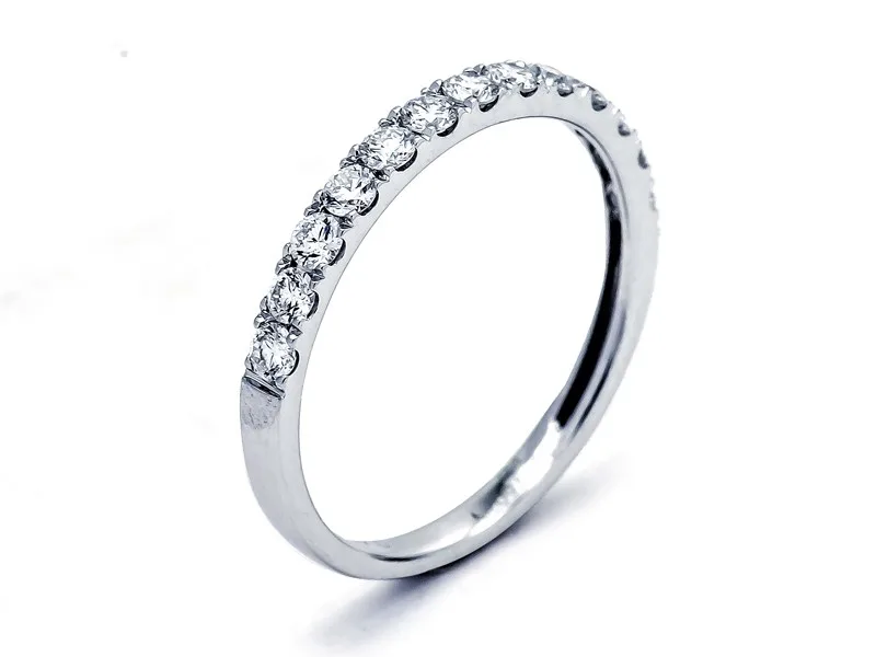 18K White Gold Diamond Band