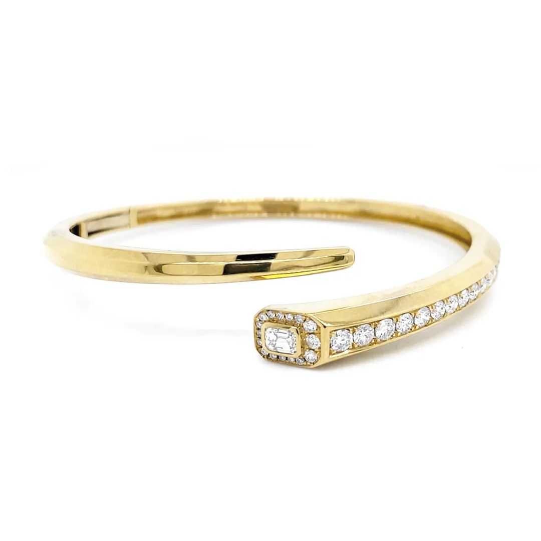 18K Yellow Gold Diamond Bangle