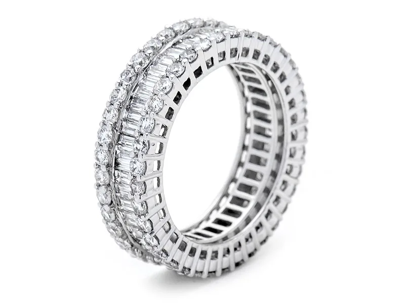 18K White Gold Diamond Band