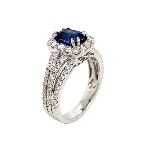 18K White Gold Sapphire Ring