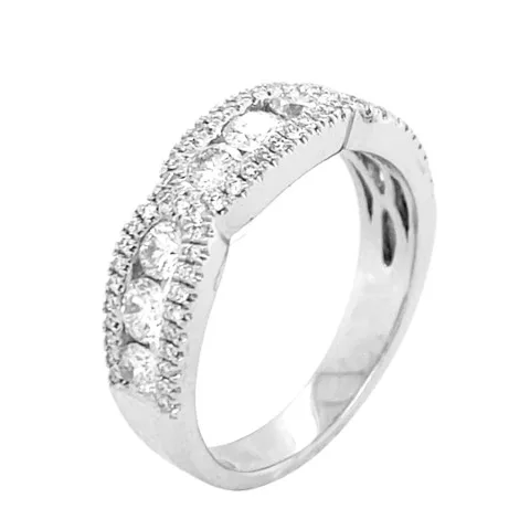 18K White Gold Diamond Band