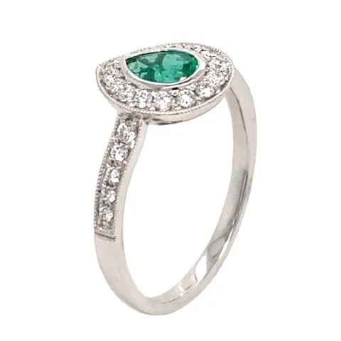 18K White Gold Emerald Ring