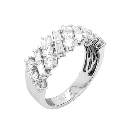18K White Gold Diamond Band