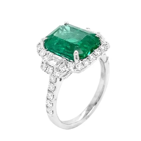 18K White Gold Emerald Ring