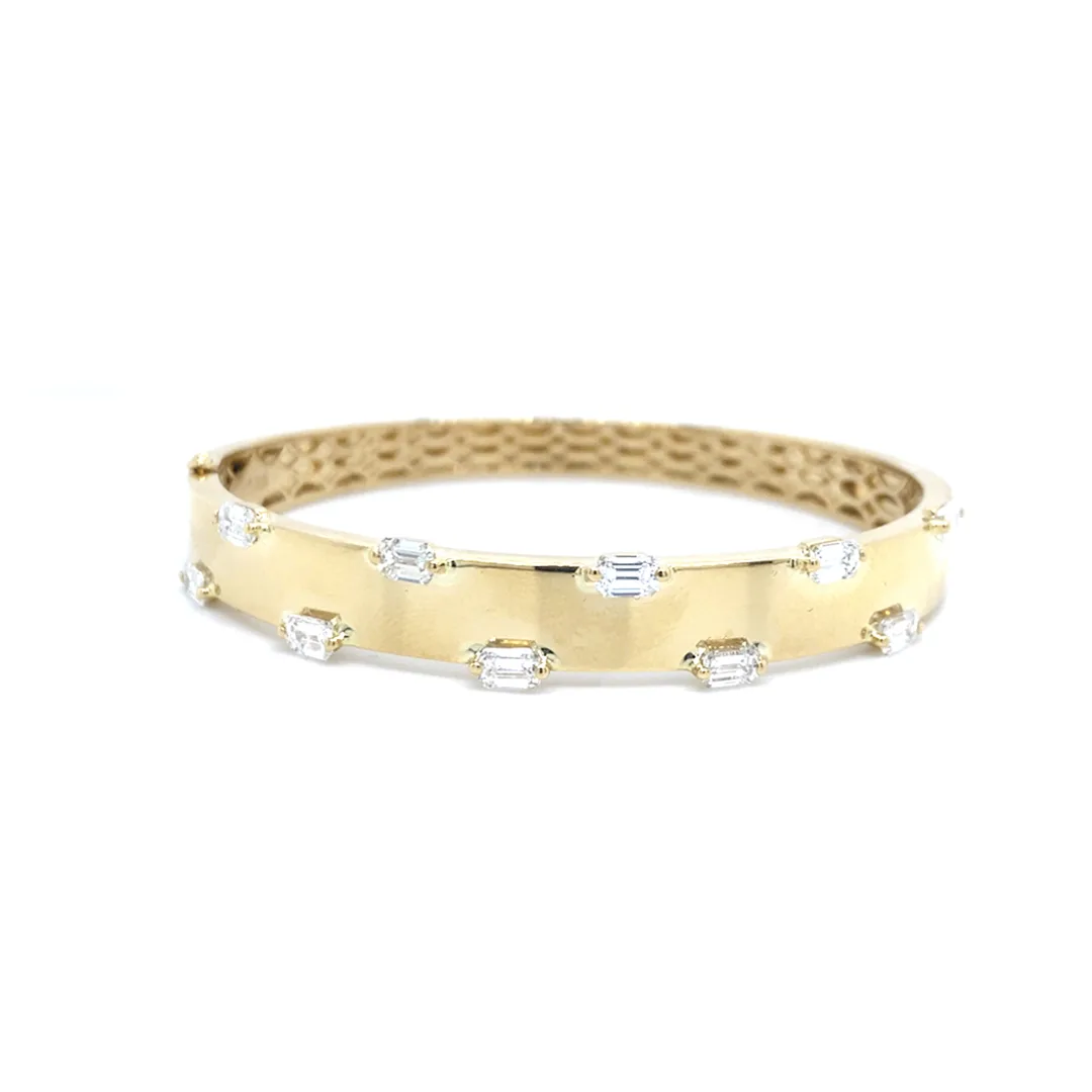 18K Yellow Gold Diamond Bangle