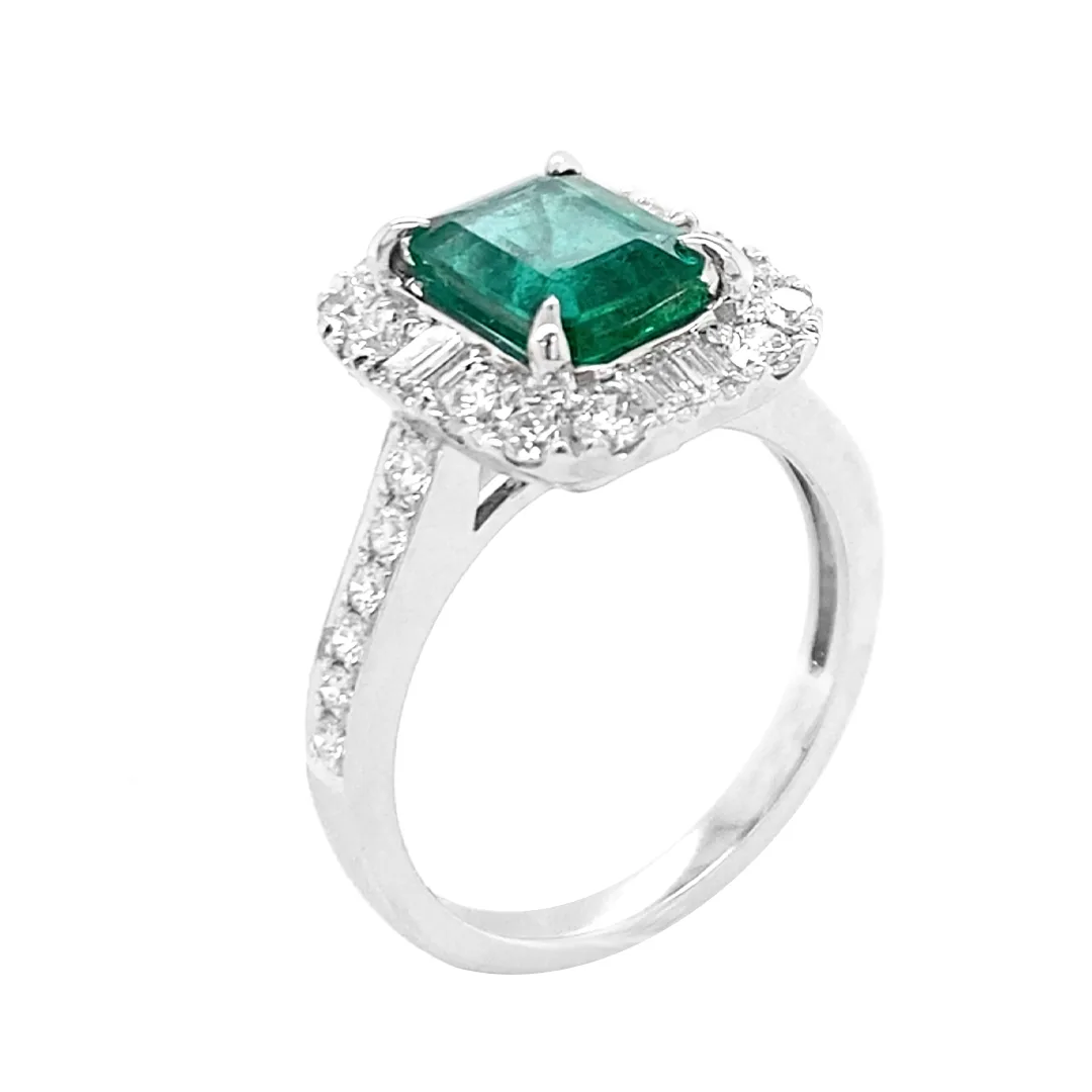 18K White Gold Emerald Ring