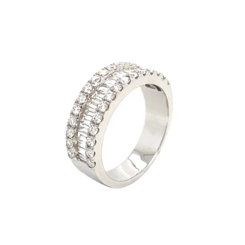 18K White Gold Diamond Band