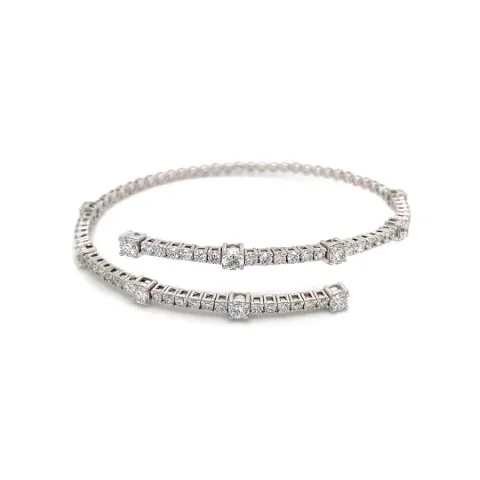 18K White Gold Diamond Bangle