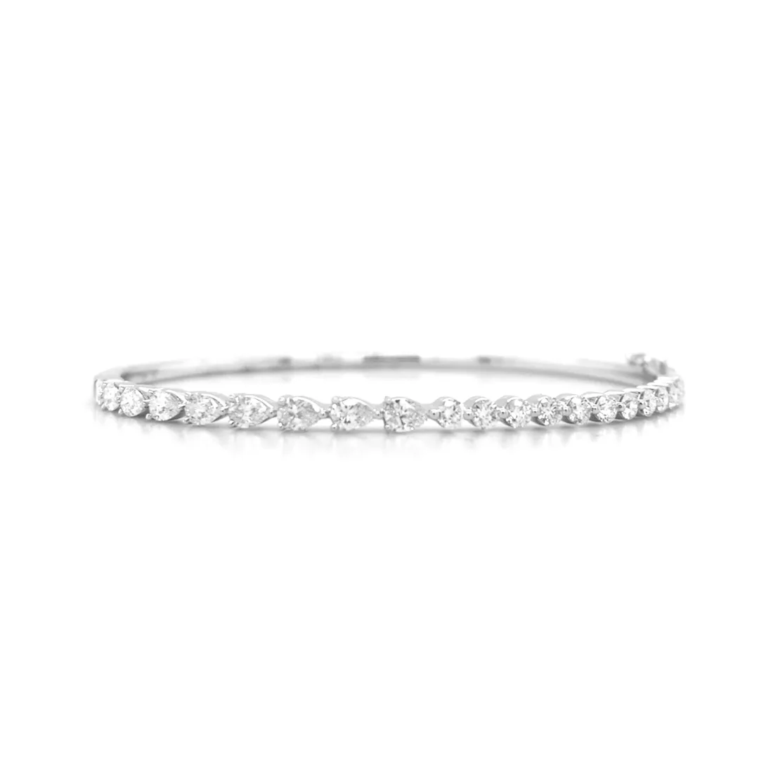 18K White Gold Diamond Bangle