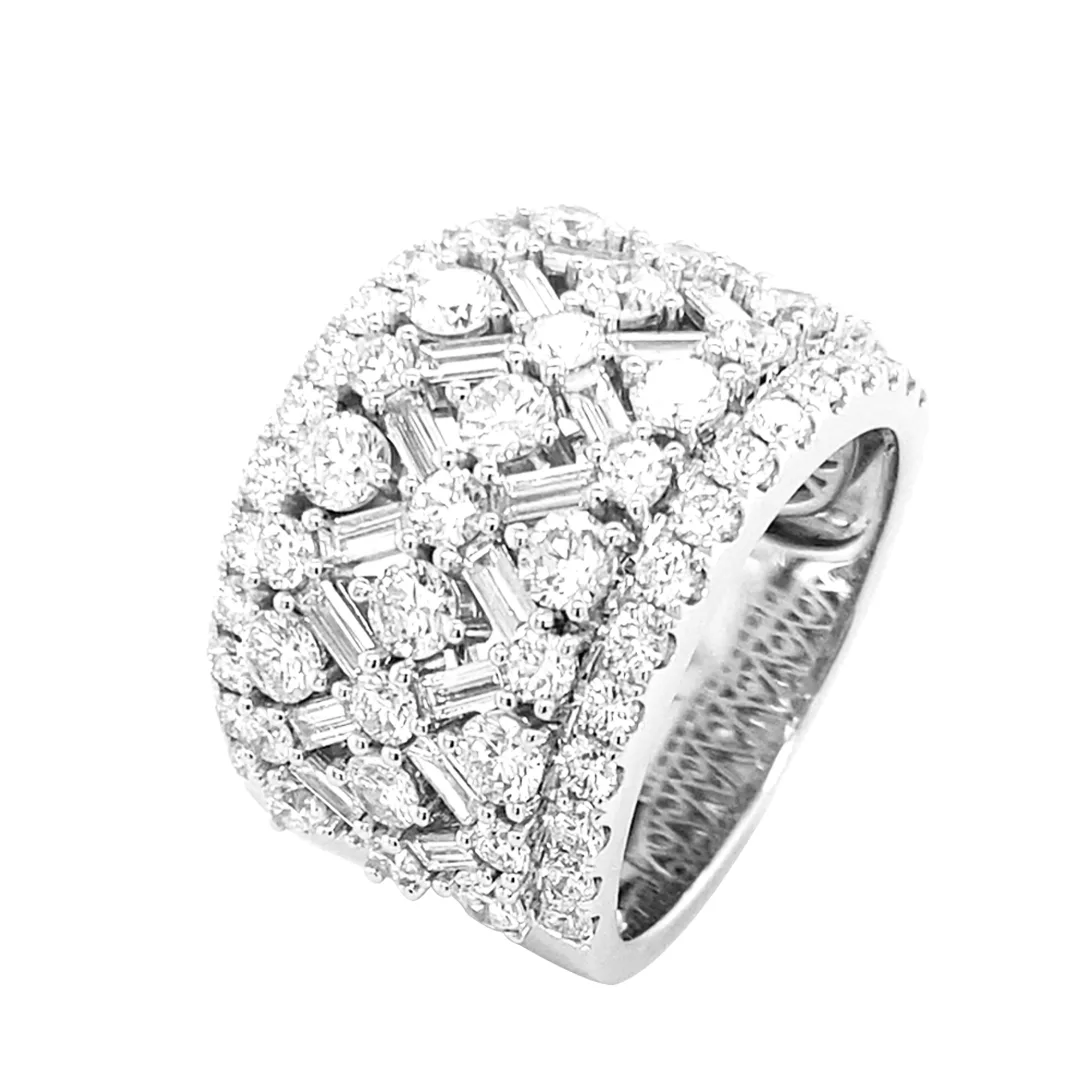 18K White Gold Diamond Band