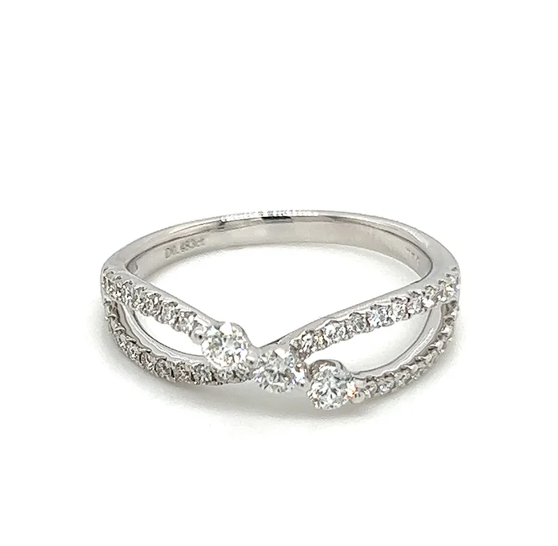 18K White Gold Diamond Band