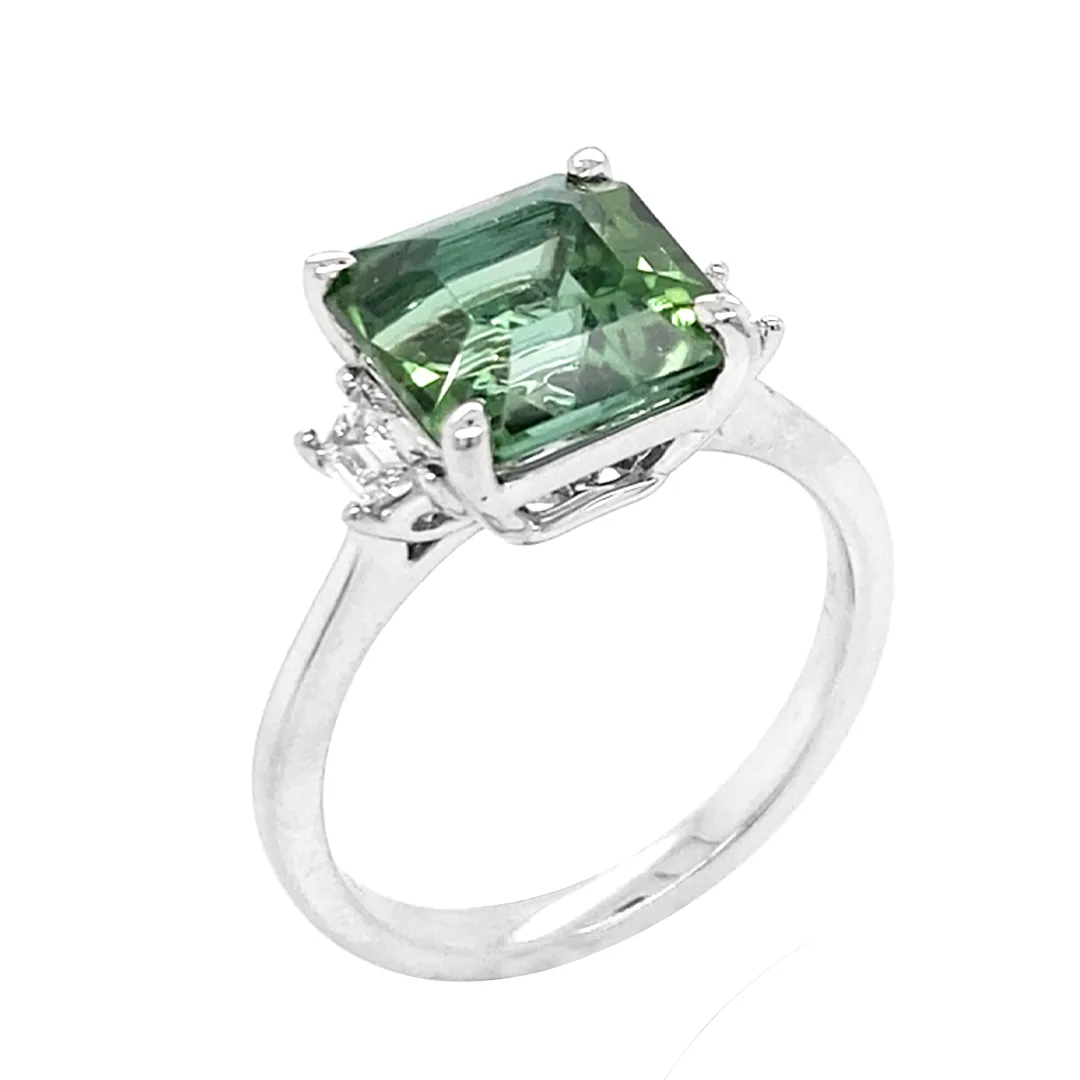 18K White Gold Green Tourmaline Ring