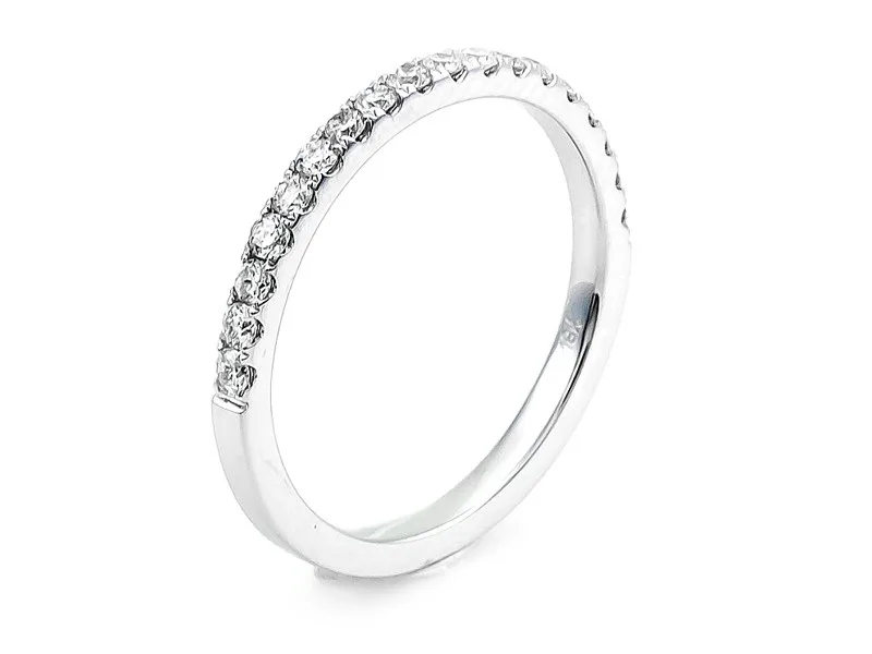 18K White Gold Diamond Band