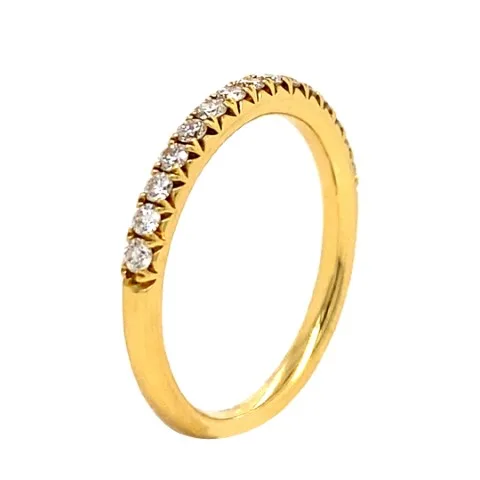 18K Yellow Gold Diamond Band