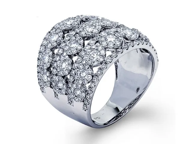 18K White Gold Diamond Band