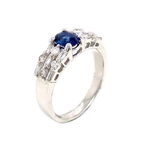 18K White Gold Sapphire Ring