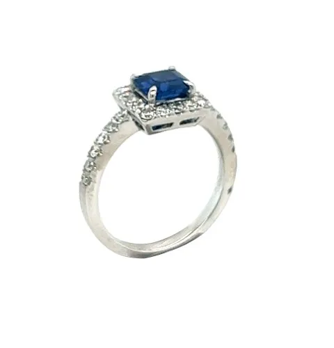 18K White Gold Diamond Ring