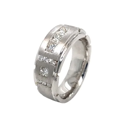 18K White Gold Diamond Men’s Ring