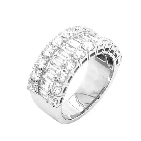 18K White Gold Diamond Band