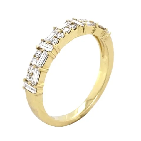 18K Yellow Gold Diamond Band