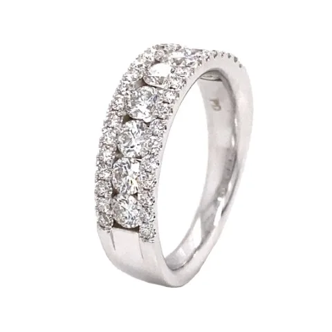 18K White Gold Diamond Band