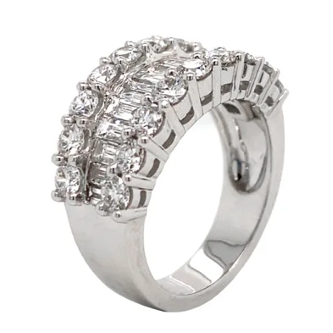 18K White Gold Diamond Band
