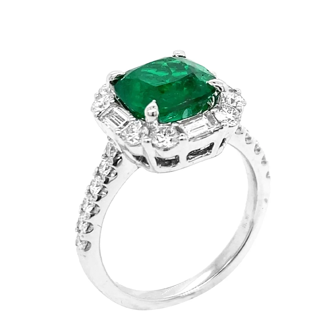 18K White Gold Emerald Ring