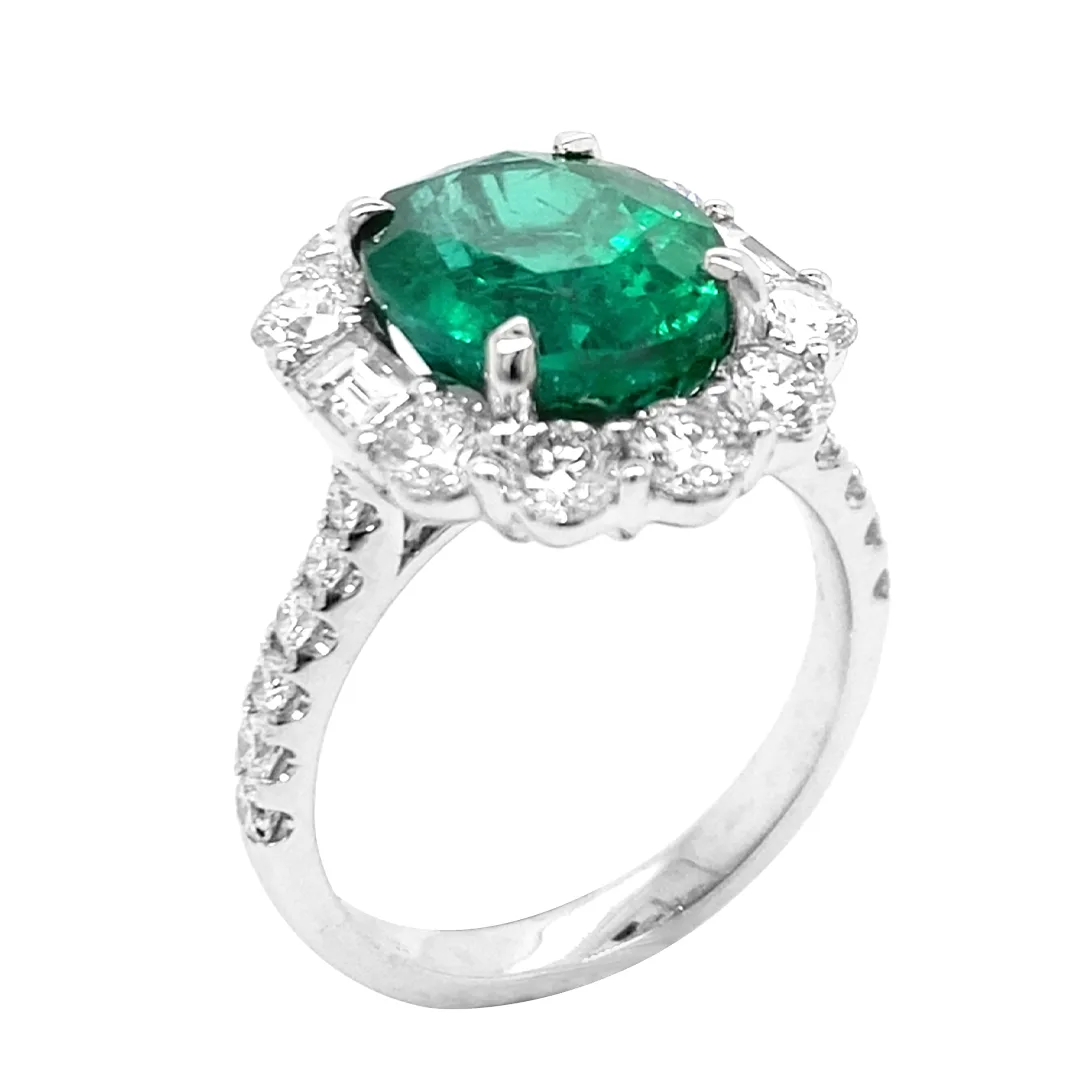 18K White Gold Emerald Ring