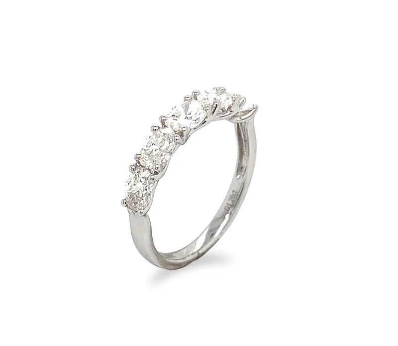 18K White Gold Diamond Band