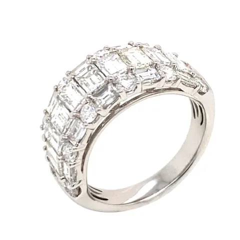 18K White Gold Diamond Band