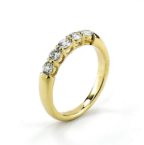 18K Yellow Gold Diamond Band