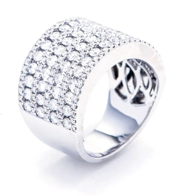 18K White Gold Diamond Band