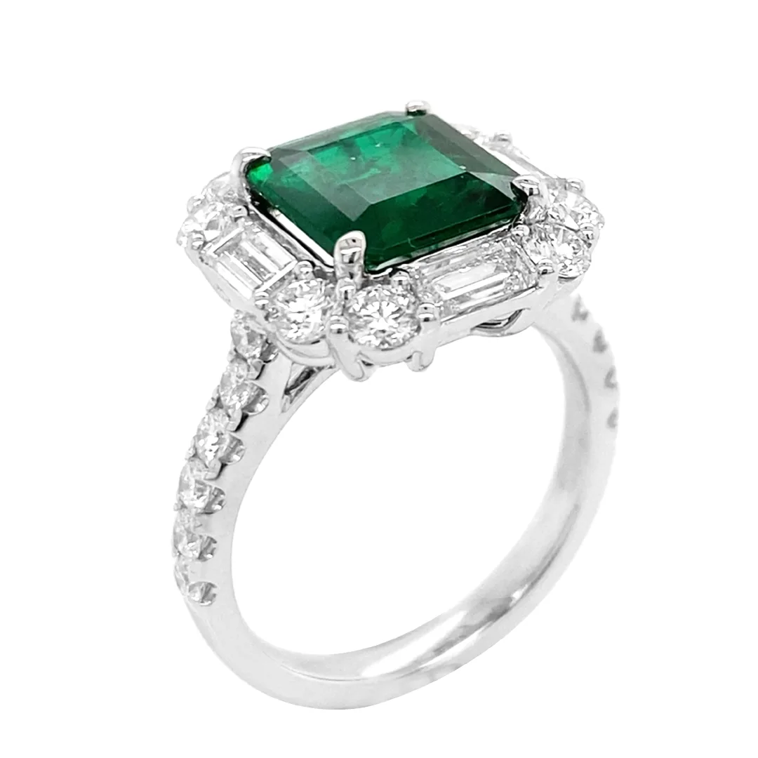 18K White Gold Emerald Ring