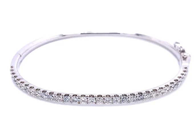 18K White Gold Diamond Bangle