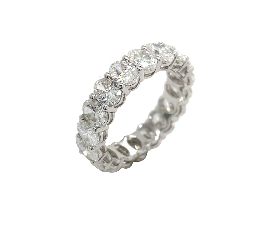18K White Gold Diamond Band