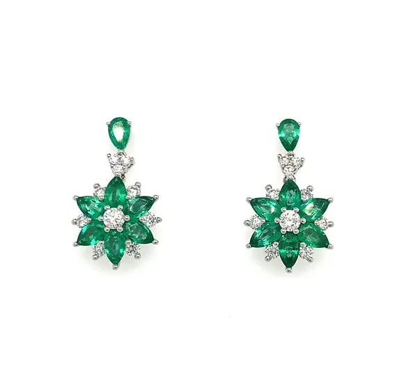 18K White Gold Emerald Earrings