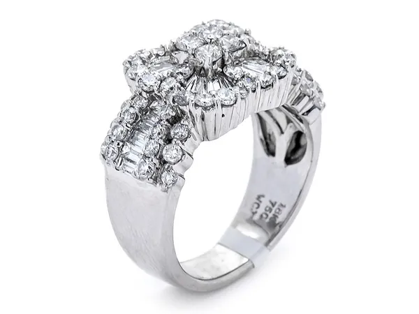 18K White Gold Diamond Band