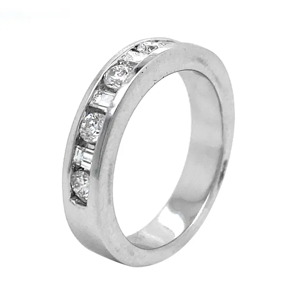 18K White Gold Diamond Band