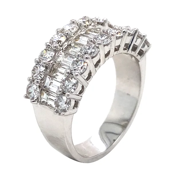18K White Gold Diamond Band