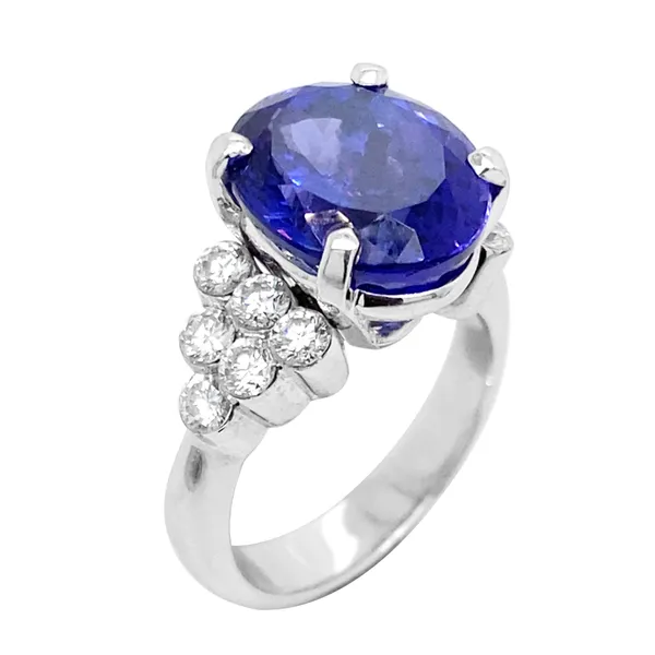 18K White Gold Tanzanite Ring