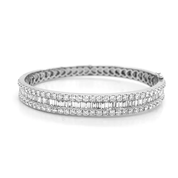 18K White Gold Diamond Bangle