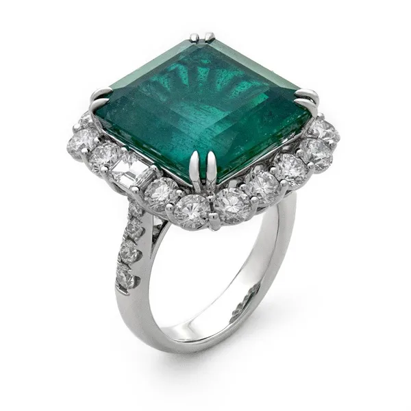 18K White Gold Emerald Ring