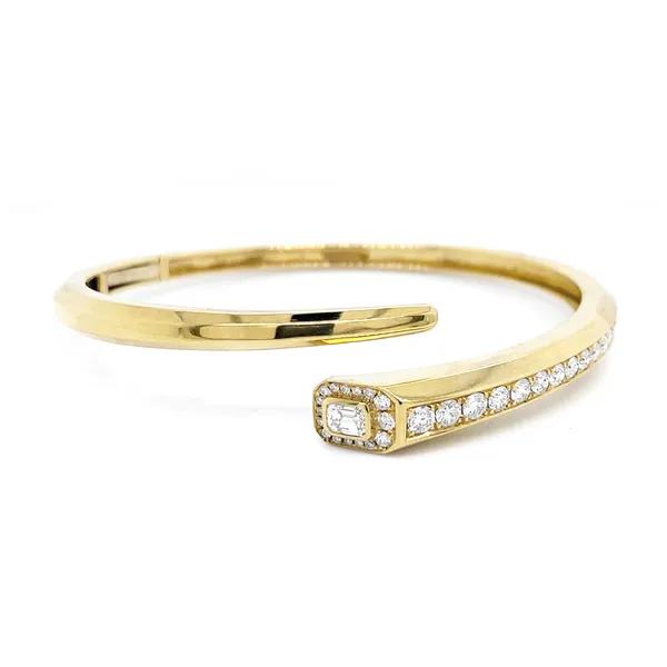 18K Yellow Gold Diamond Bangle