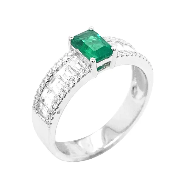 18K White Gold Emerald Ring