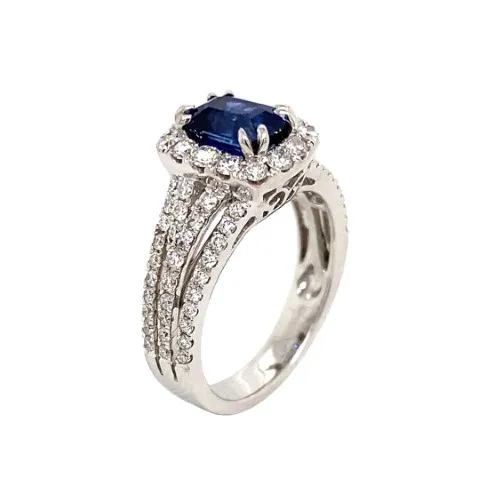 18K White Gold Sapphire Ring
