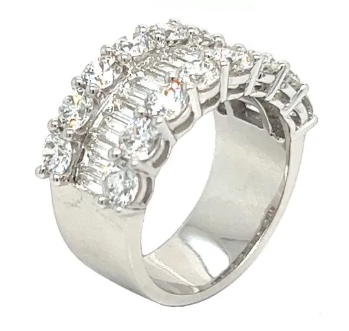 18K White Gold Diamond Band