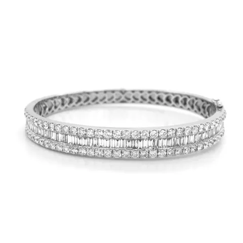 18K White Gold Diamond Bangle