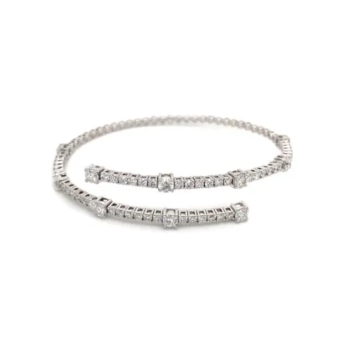 18K White Gold Diamond Bangle